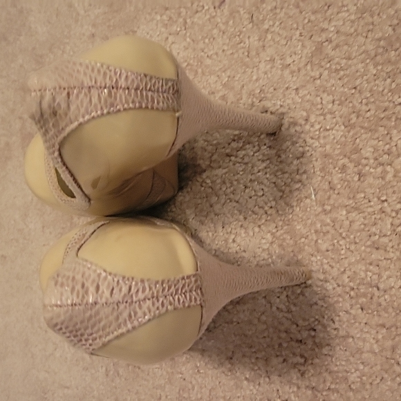 XOXO heals - Picture 3 of 4